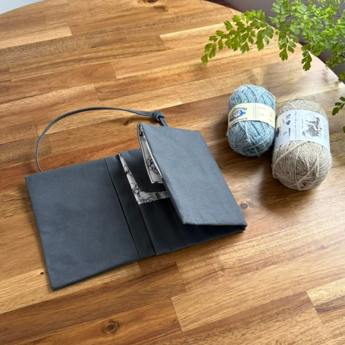 パラフィン加工帆布の質感・使い込んだ風合い